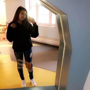 Meet your Posher, Malia